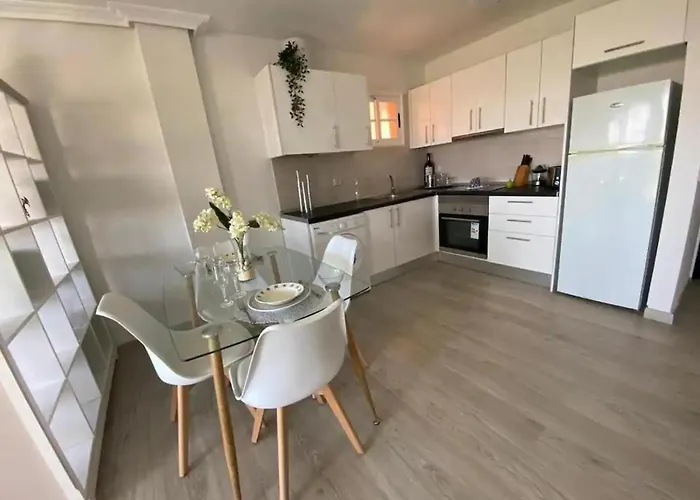 Lägenhet Heights 7 - Two Bed Los Cristianos (Tenerife)